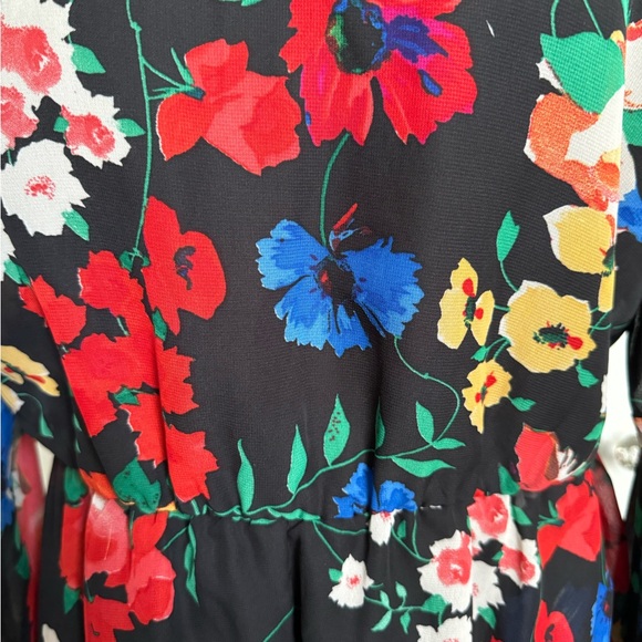 Women’s romper. Floral. Size Medium - Picture 9 of 14